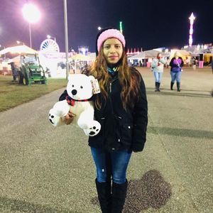 Meet your Posher, Apolonia